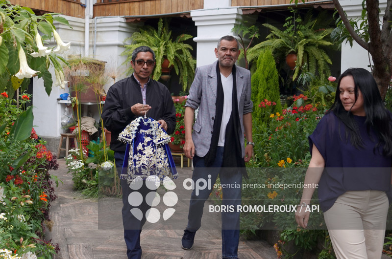 CUENCA-PRESENTACION VESTIMENTA-NIÑO VIAJERO