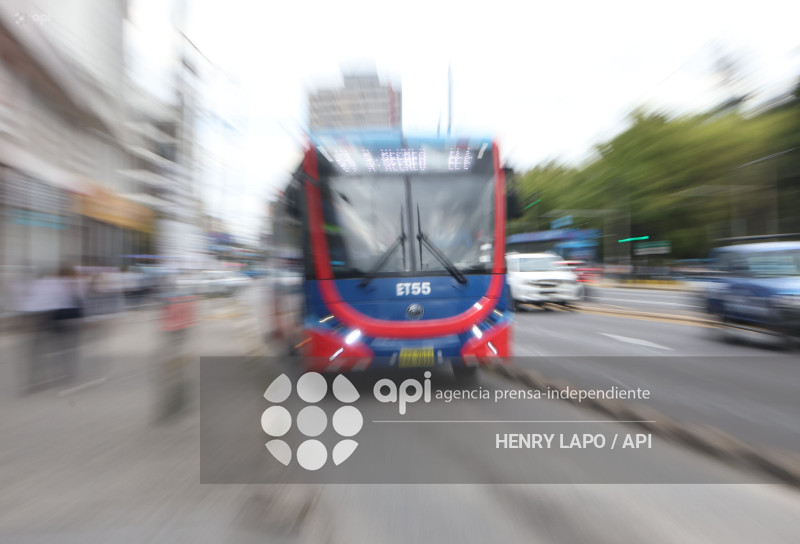 TROLEBÚS ELÉCTRICOS QUITO