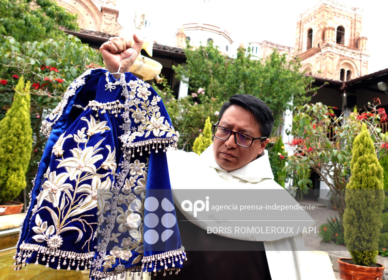 CUENCA-PRESENTACION VESTIMENTA-NIÑO VIAJERO