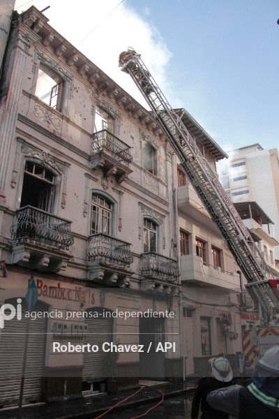 INCENDIO CASA PATRIMONIAL AMBATO