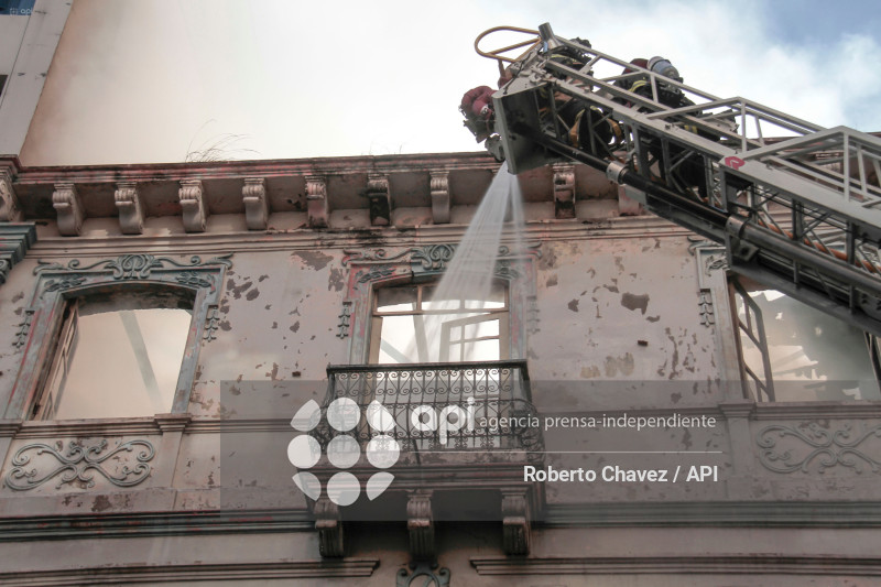 INCENDIO CASA PATRIMONIAL AMBATO