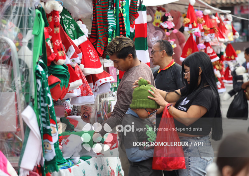 CUENCA-COMERCIO NAVIDEÑO