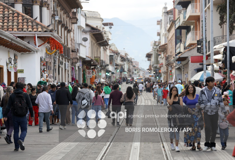 CUENCA-COMERCIO NAVIDEÑO