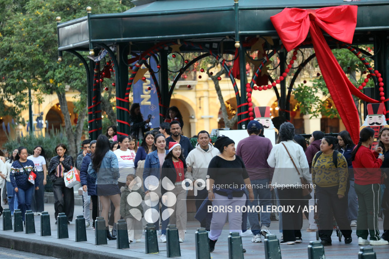 CUENCA-COMERCIO NAVIDEÑO