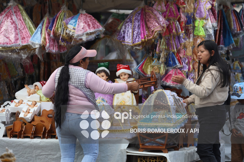 CUENCA-COMERCIO NAVIDEÑO