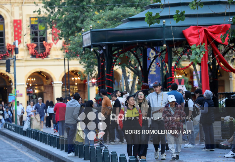 CUENCA-COMERCIO NAVIDEÑO