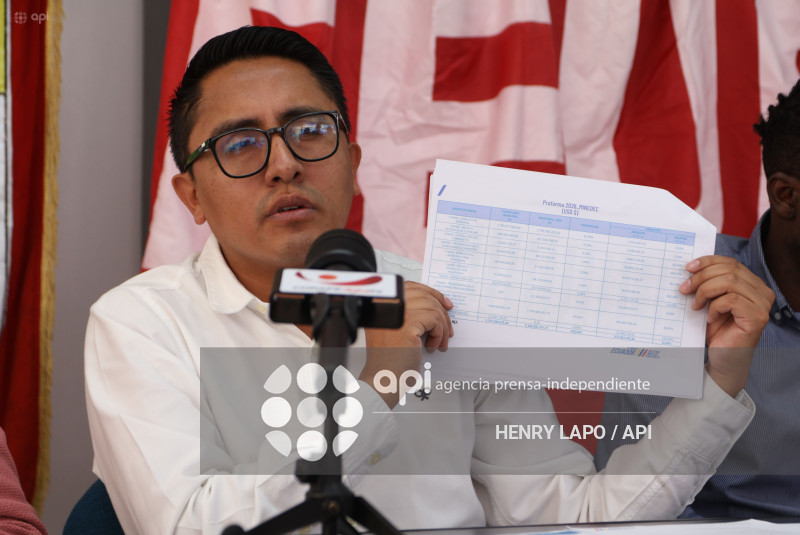 UNE RECORTE PRESUPUESTO EDUCACIÓN