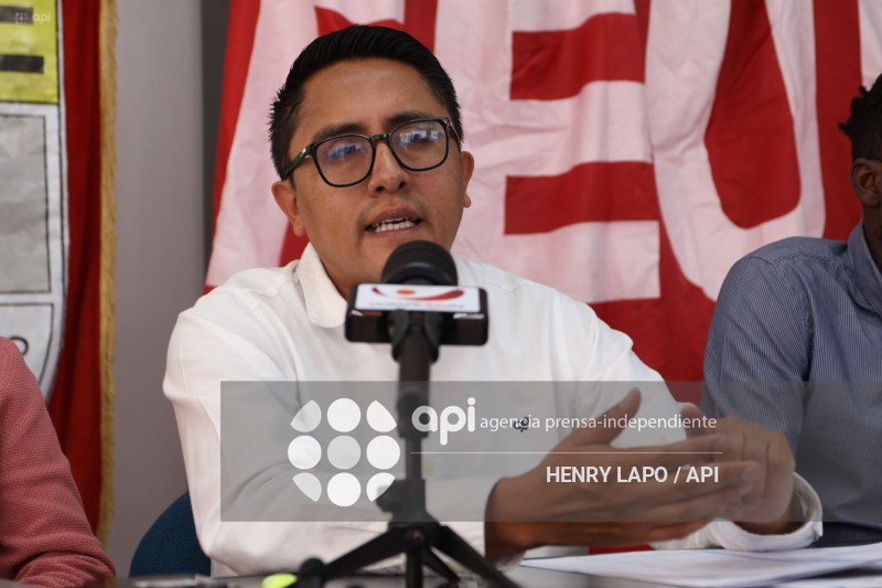 UNE RECORTE PRESUPUESTO EDUCACIÓN