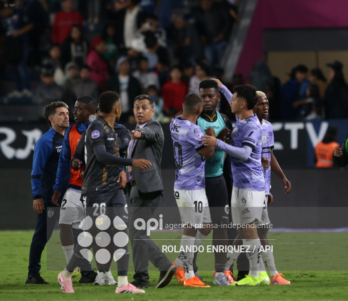 FBL LIGA ECUABET INDEPENDIENTE VALLE VS BARCELONA