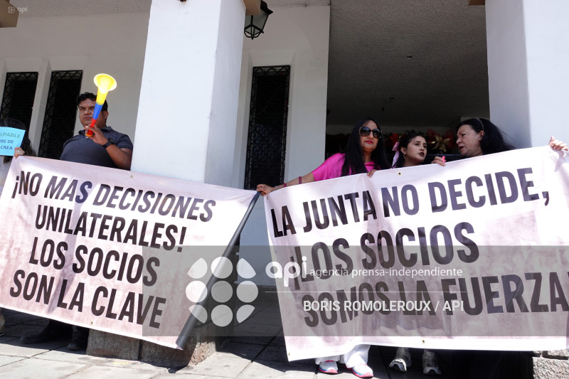 CUENCA-PLANTON PERJUDICADOS CREA