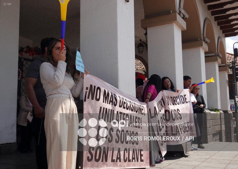 CUENCA-PLANTON PERJUDICADOS CREA