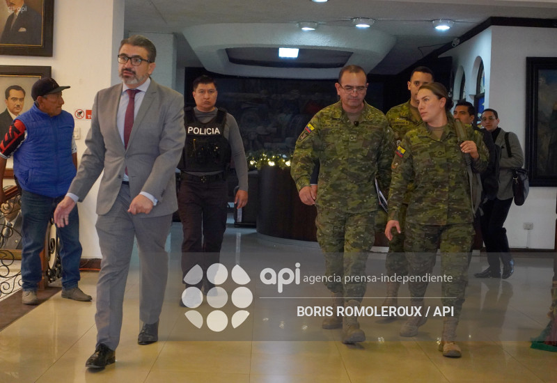 CUENCA-GOBERNADOR XAVIER BERMUDEZ-MINERIA