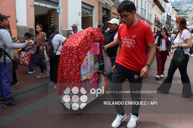COMPRAS NAVIDENAS QUITO