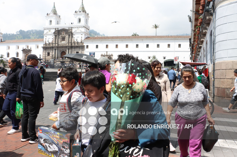 COMPRAS NAVIDENAS QUITO