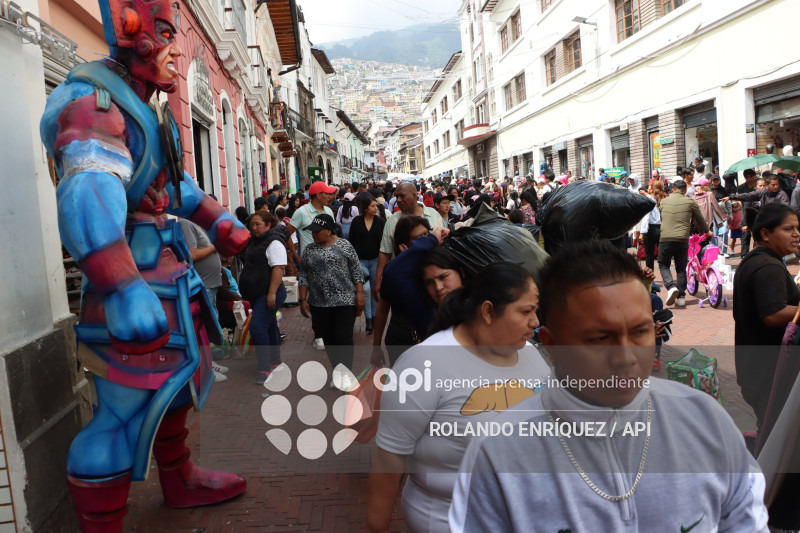 COMPRAS NAVIDENAS QUITO