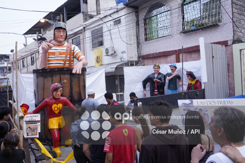 GYE-MONIGOTES GIGANTES