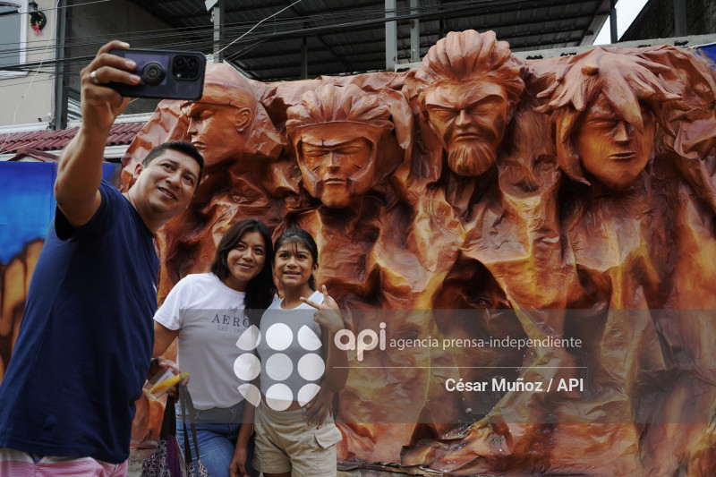 GYE-MONIGOTES GIGANTES