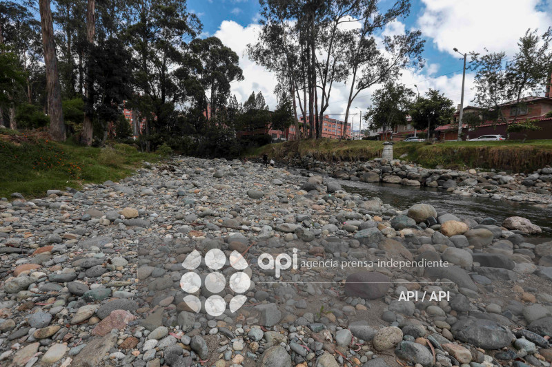 CUE-BAJO CAUDAL RIO TOMEBAMBA