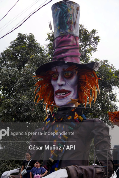 GYE-MONIGOTES GIGANTES