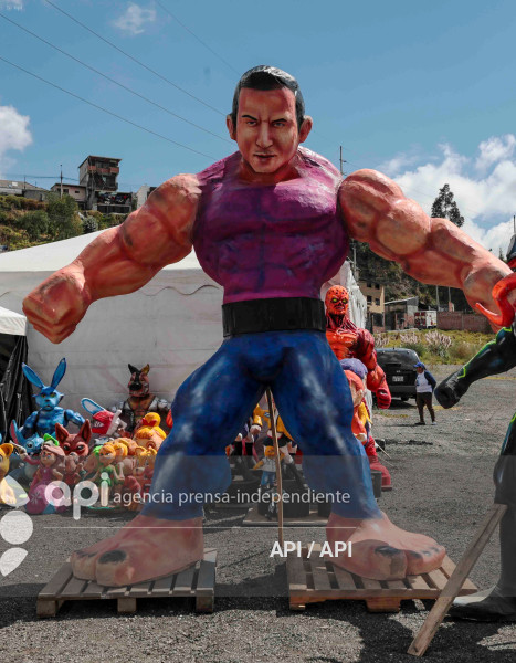 CUE-NUEVA OLA DE MONIGOTES