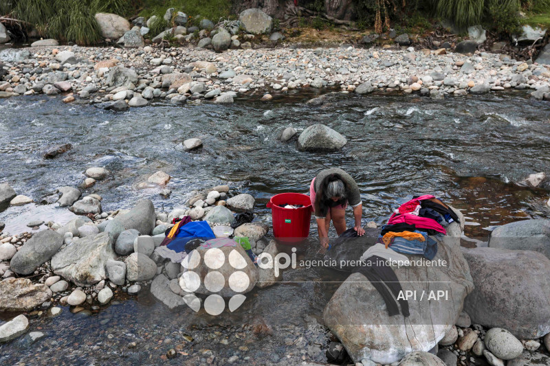 CUE-BAJO CAUDAL RIO TOMEBAMBA