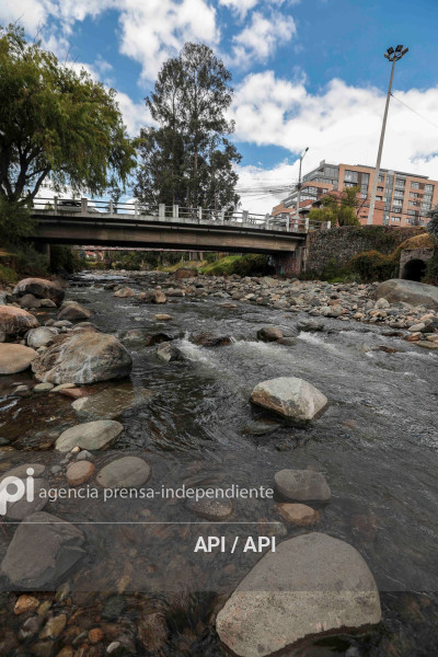 CUE-BAJO CAUDAL RIO TOMEBAMBA