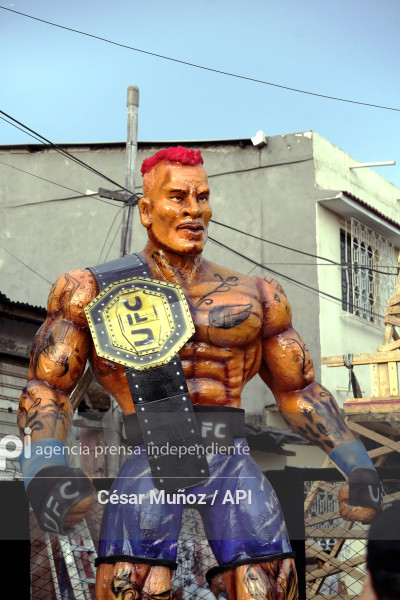 GYE-MONIGOTES GIGANTES