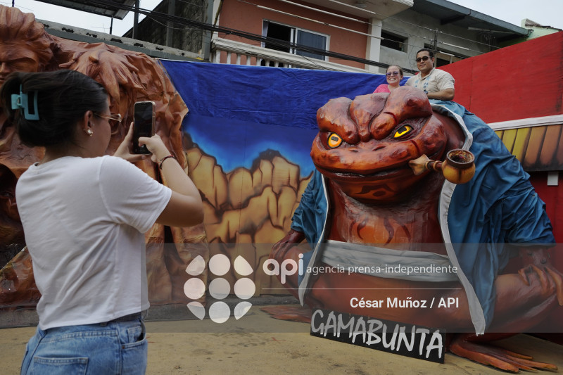 GYE-MONIGOTES GIGANTES