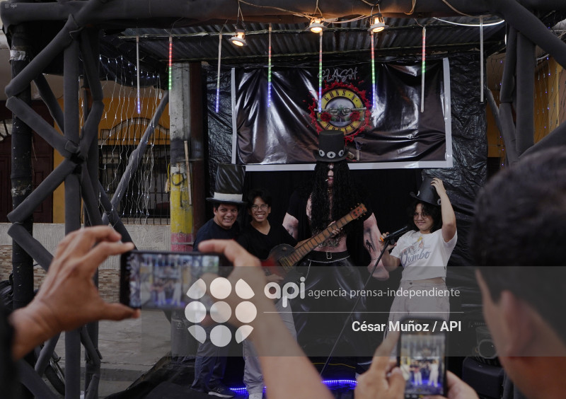 GYE-MONIGOTES GIGANTES