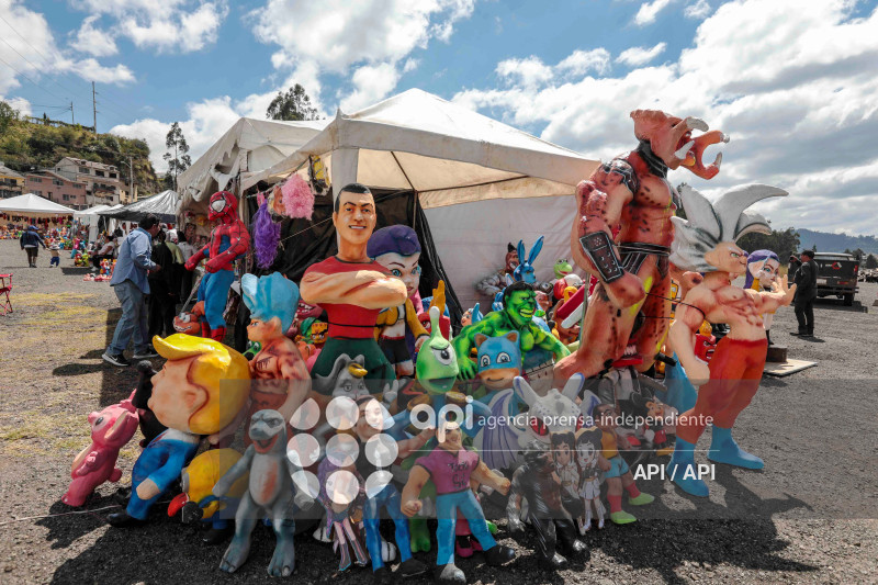 CUE-NUEVA OLA DE MONIGOTES