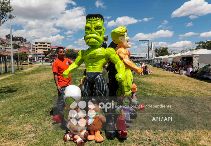 CUE-NUEVA OLA DE MONIGOTES