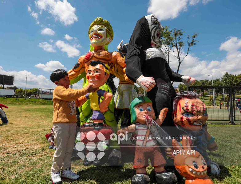 CUE-NUEVA OLA DE MONIGOTES