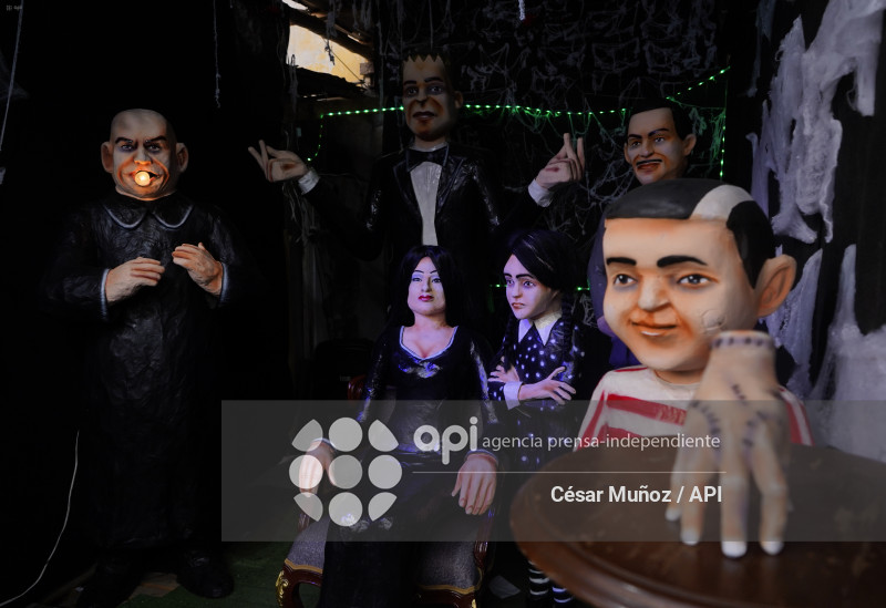 GYE-MONIGOTES GIGANTES