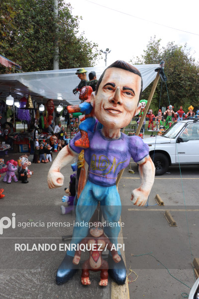 VIEJOS Y MONIGOTES PARA FIN DE ANO