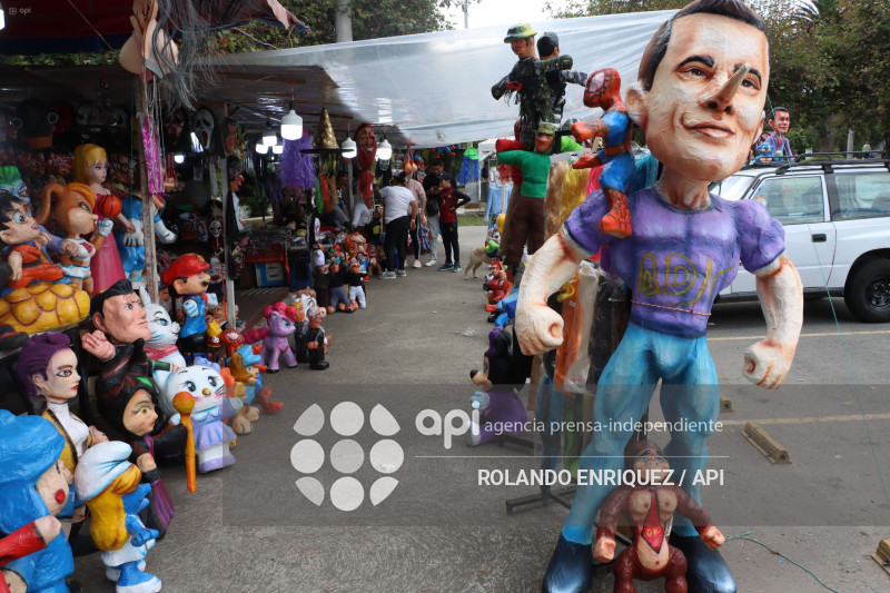 VIEJOS Y MONIGOTES PARA FIN DE ANO