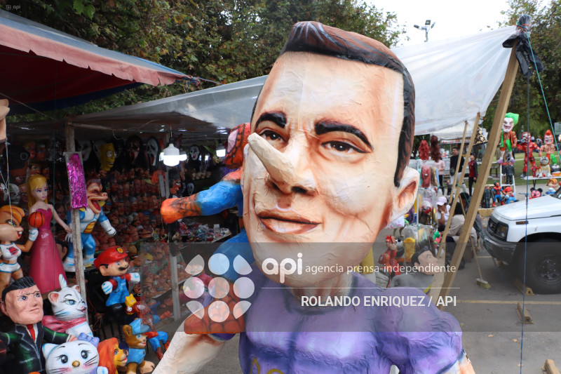 VIEJOS Y MONIGOTES PARA FIN DE ANO