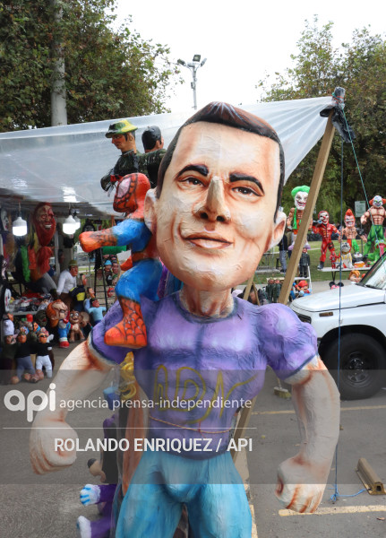 VIEJOS Y MONIGOTES PARA FIN DE ANO