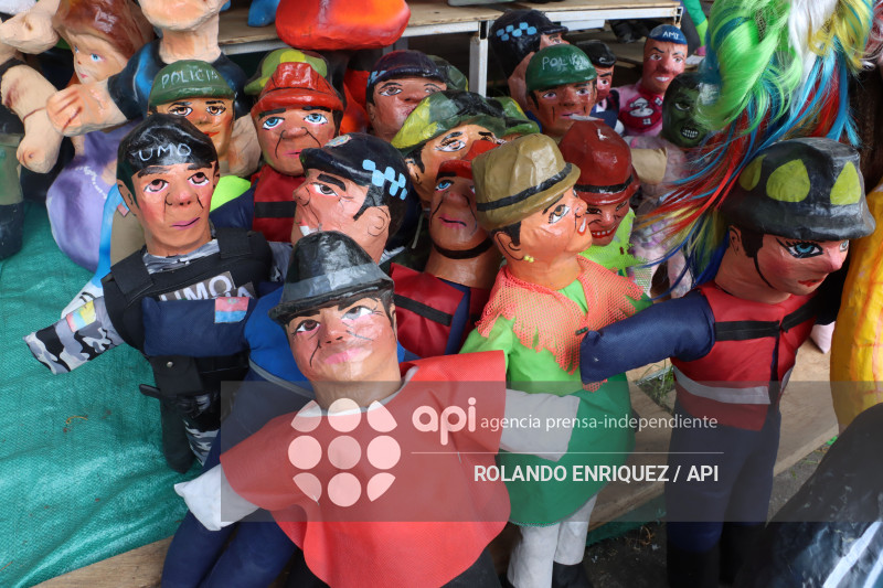 VIEJOS Y MONIGOTES PARA FIN DE ANO