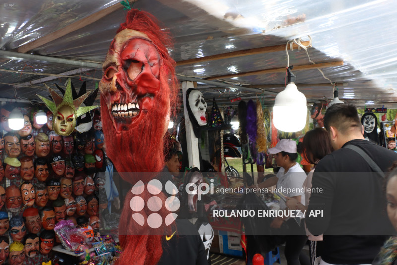 VIEJOS Y MONIGOTES PARA FIN DE ANO