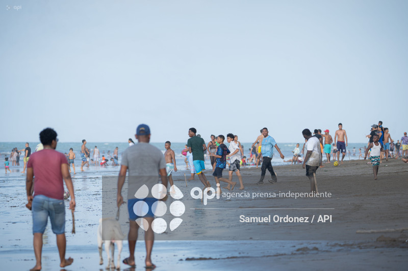 PLAYA LAS PALMAS FERIADO