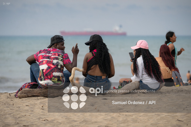 PLAYA LAS PALMAS FERIADO