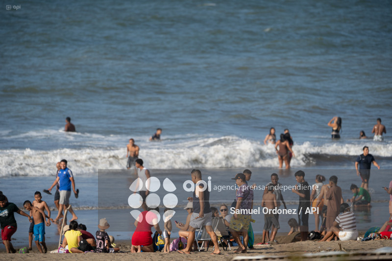 PLAYA LAS PALMAS FERIADO