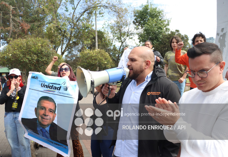 VENEZOLANOS FESTEJAN CAPTURA DE MADURO EN QUITO