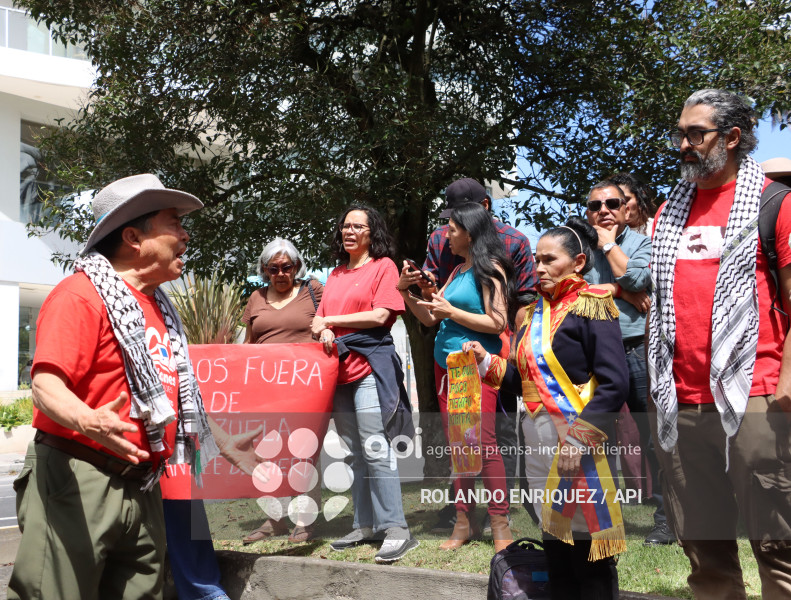 GRUPOS SOCIALES  EN CONTRA DE LA CAPTURA DE MADURO
