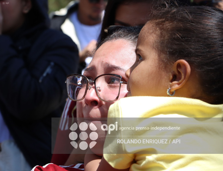 VENEZOLANOS FESTEJAN CAPTURA DE MADURO EN QUITO