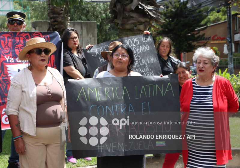 GRUPOS SOCIALES  EN CONTRA DE LA CAPTURA DE MADURO