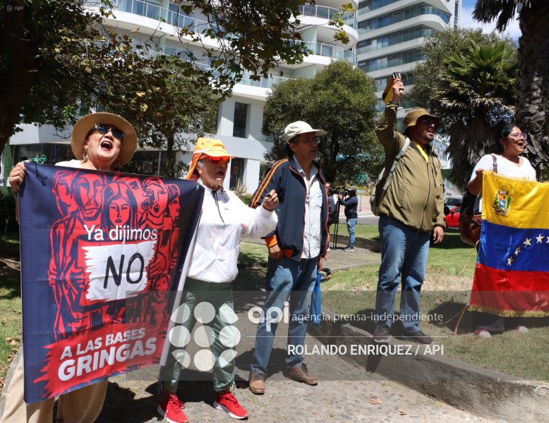 GRUPOS SOCIALES  EN CONTRA DE LA CAPTURA DE MADURO