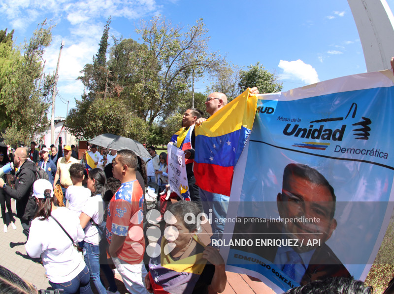 VENEZOLANOS FESTEJAN CAPTURA DE MADURO EN QUITO