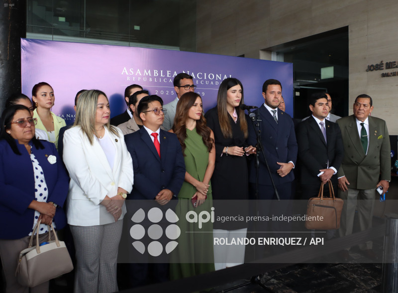 RUEDA DE PRENSA ADN