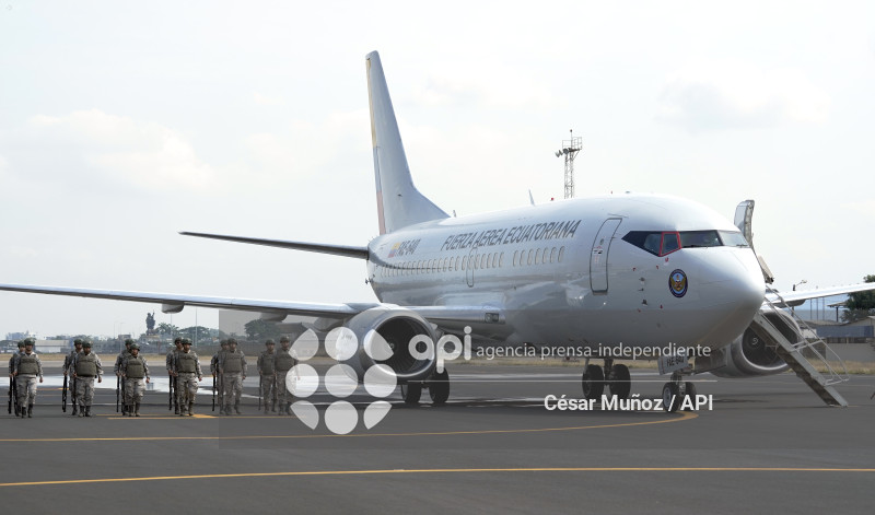 GYE-BOEING 737-500 FAE